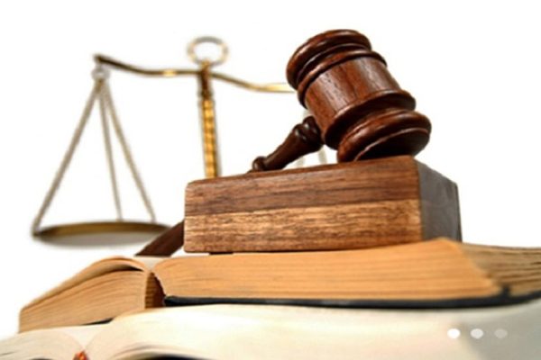 Các trường hợp nào được tạm ngừng phiên tòa, hoãn phiên tòa dân sự? Thời hạn tạm ngừng phiên tòa, hoãn phiên tòa tối đa là bao lâu?